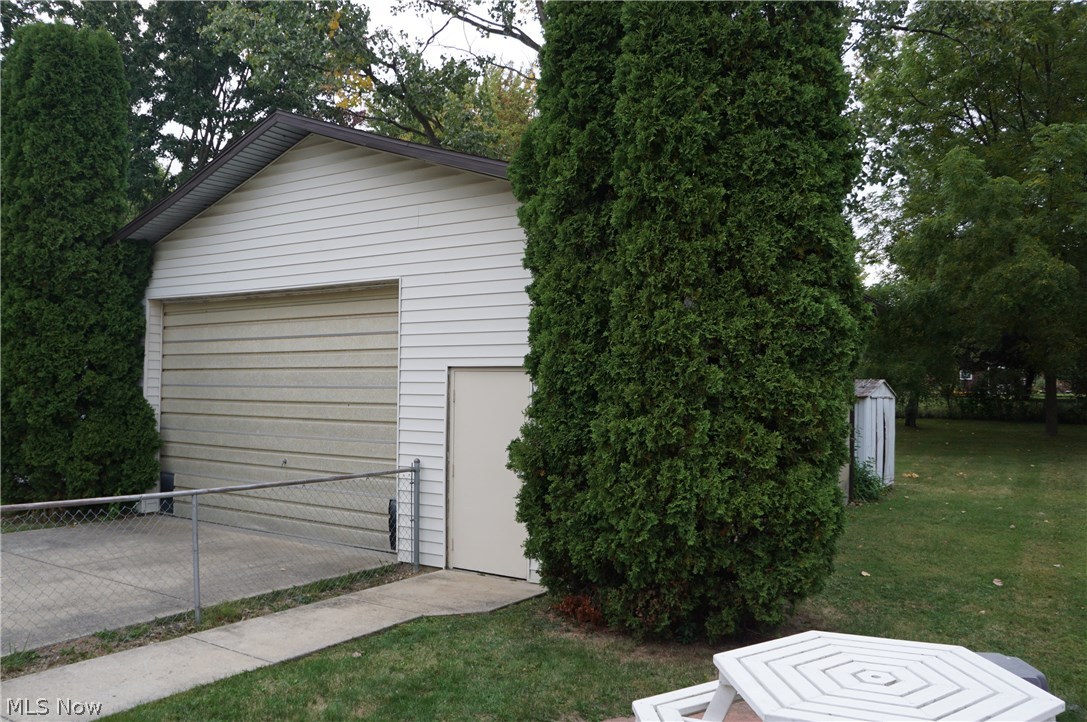 3539 East Waterloo Road Akron, OH 44312 - Photo 2 of 14