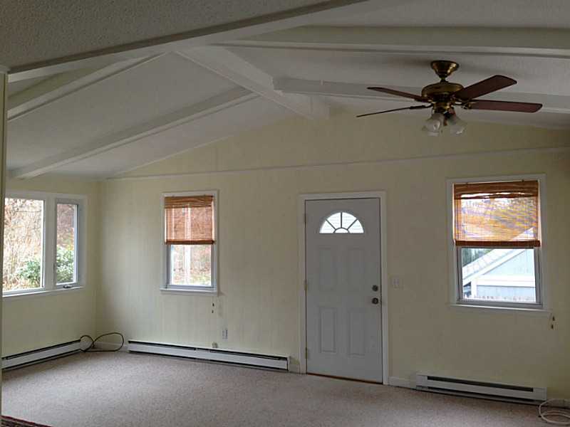 120 Cedar Island Road Narragansett, RI 02882 - Photo 2 of 12 Living Room.