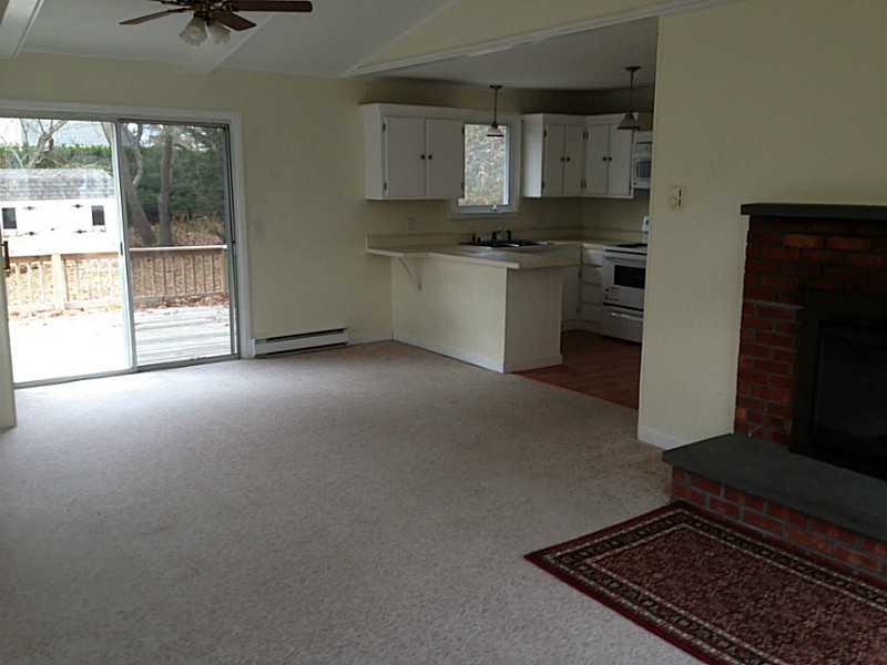 120 Cedar Island Road Narragansett, RI 02882 - Photo 3 of 12 Living Room.