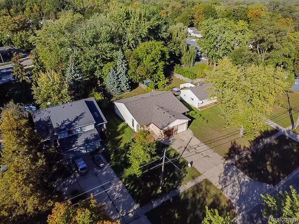 914 North Road Fenton, MI 48430 - Photo 52 of 57