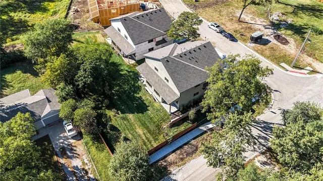 $750,000 | 205-207 Northwest Orchard Drive, Lee's Summit, MO 64063