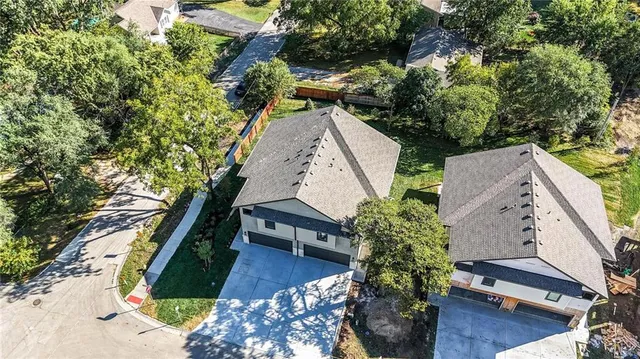 $700,000 | 205-207 Northwest Orchard Drive, Lee's Summit, MO 64063