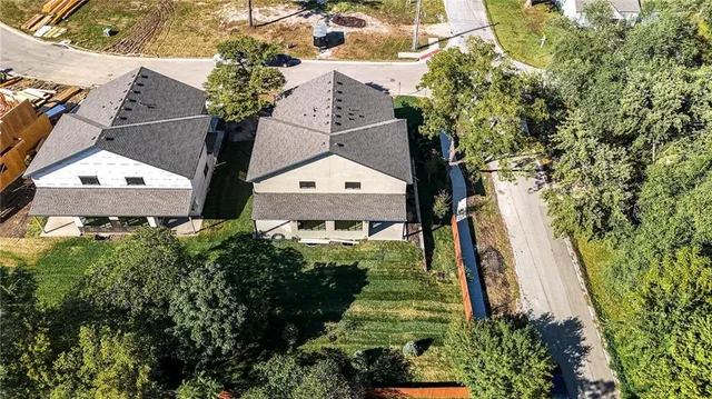 $700,000 | 205-207 Northwest Orchard Drive, Lee's Summit, MO 64063