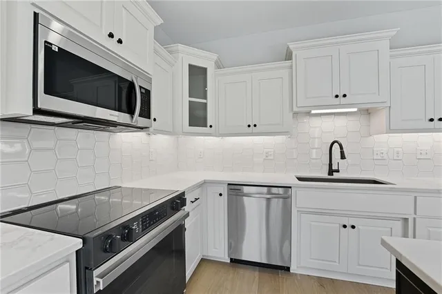 $700,000 | 205-207 Northwest Orchard Drive, Lee's Summit, MO 64063