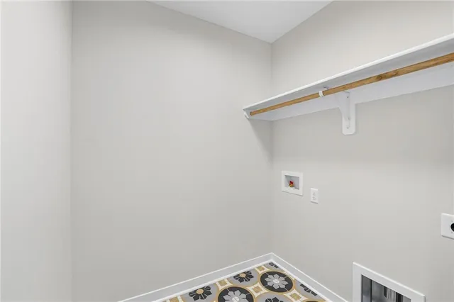 $750,000 | 205-207 Northwest Orchard Drive, Lee's Summit, MO 64063