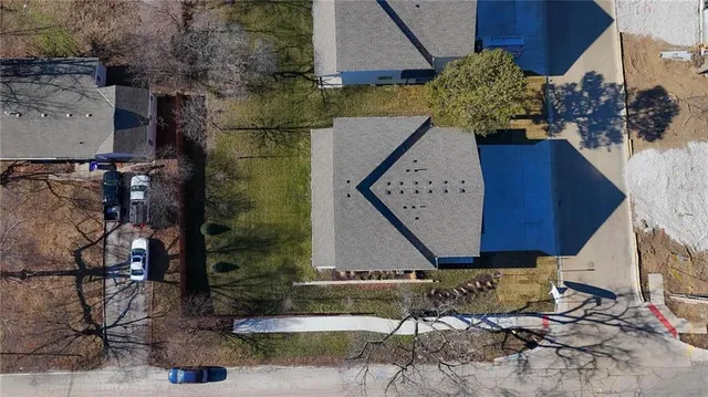 $700,000 | 205-207 Northwest Orchard Drive, Lee's Summit, MO 64063