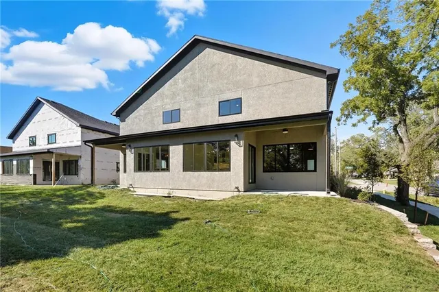 $700,000 | 205-207 Northwest Orchard Drive, Lee's Summit, MO 64063