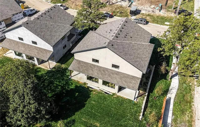 $750,000 | 205-207 Northwest Orchard Drive, Lee's Summit, MO 64063