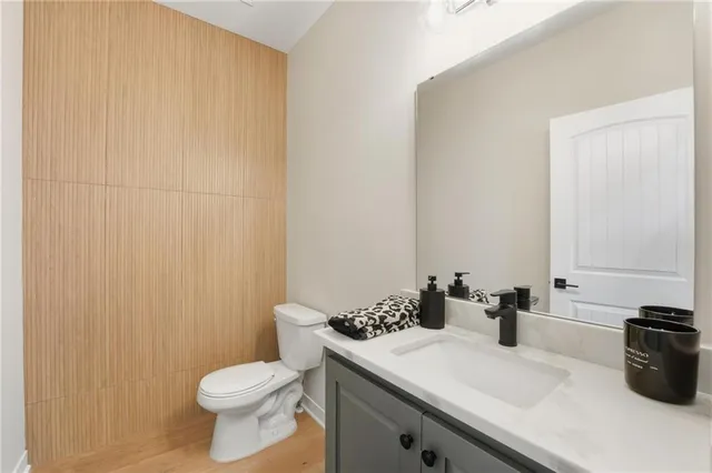 $750,000 | 205-207 Northwest Orchard Drive, Lee's Summit, MO 64063