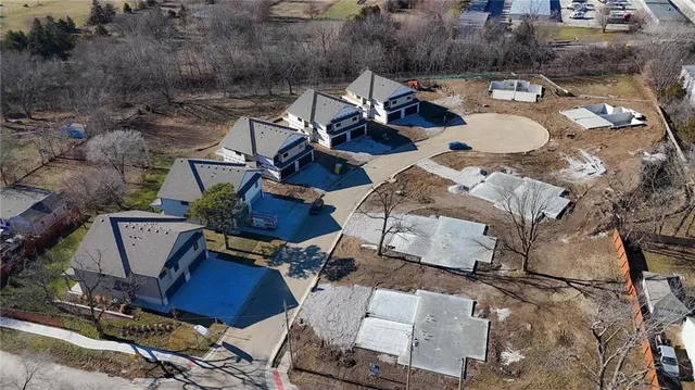 $700,000 | 205-207 Northwest Orchard Drive, Lee's Summit, MO 64063