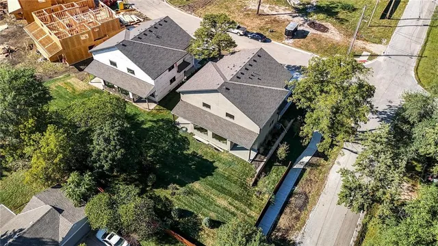 $750,000 | 205-207 Northwest Orchard Drive, Lee's Summit, MO 64063