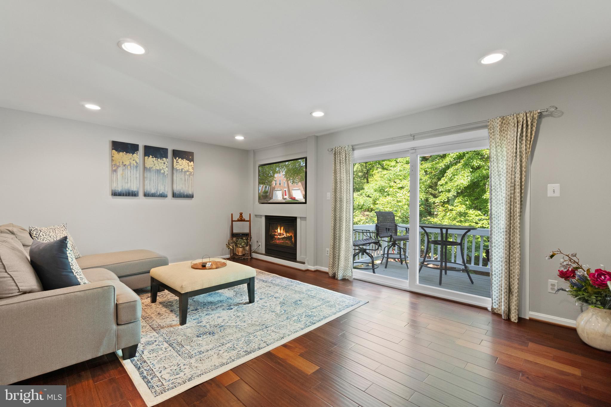 12087 Edgemere Circle Reston, VA 20190 - Photo 8 of 29 Gallery Image 8