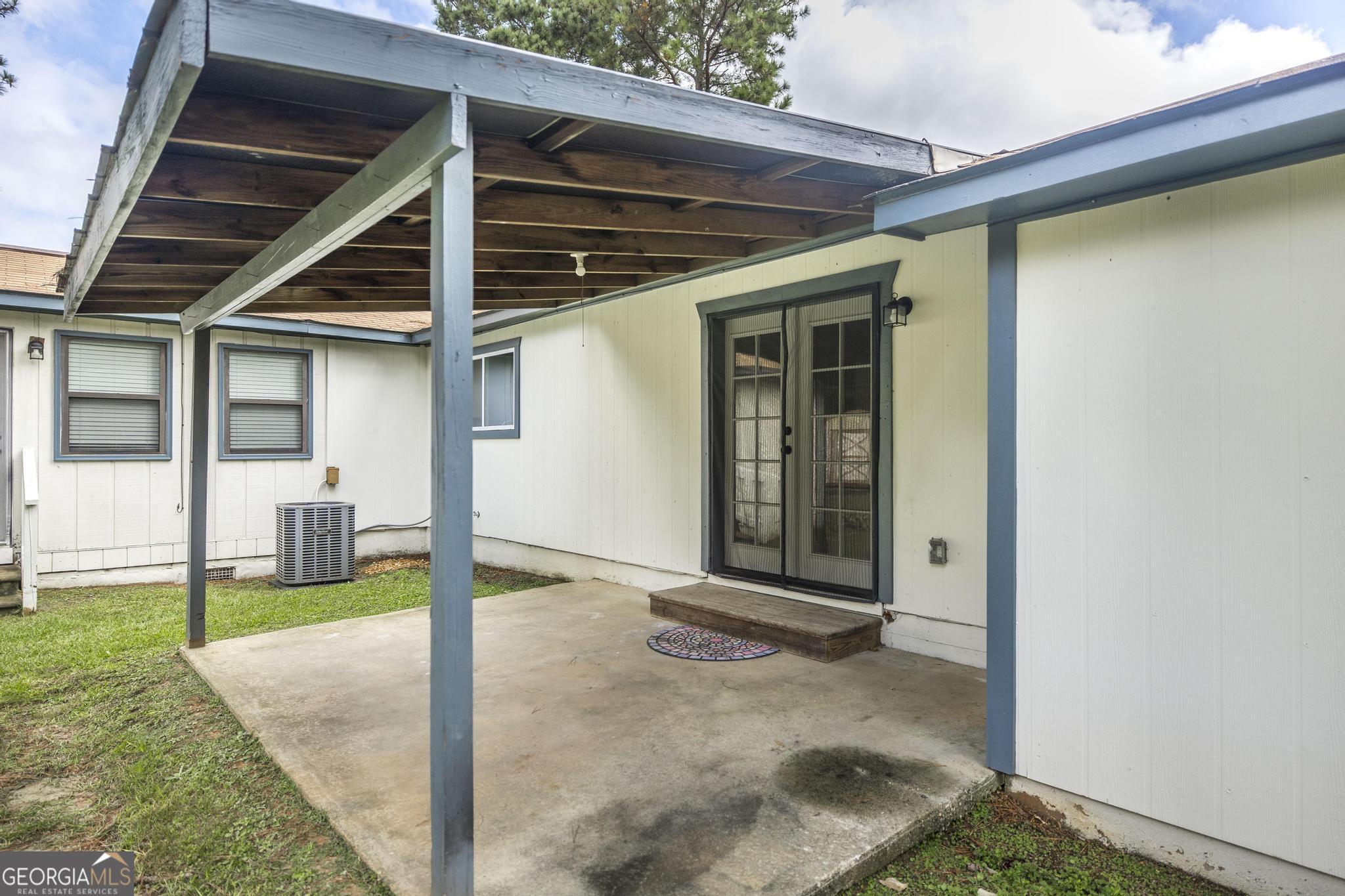 221 Gilchrist Drive Warner Robins, GA 31093 - Photo 28 of 33 a view of a porch