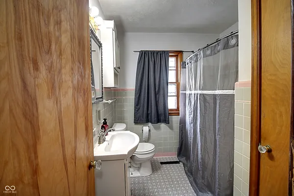 $199,000 | 1035 Scatterfield Road, Anderson, IN 46012