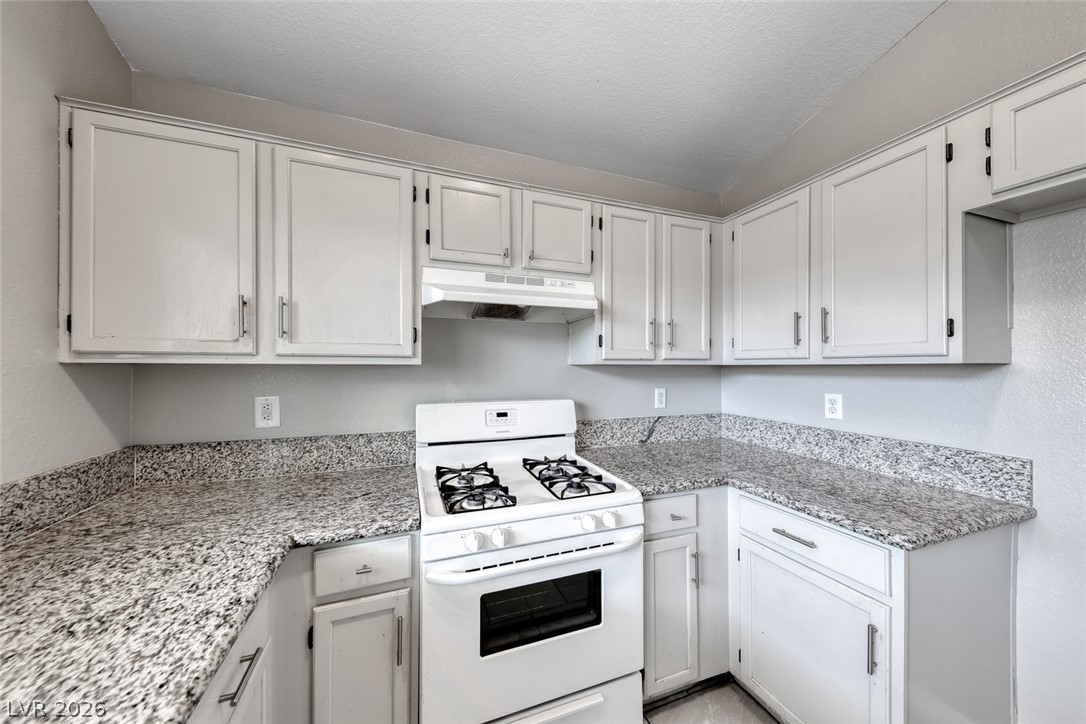 4669 Spitfire Street Las Vegas, NV 89115 - Photo 11 of 31