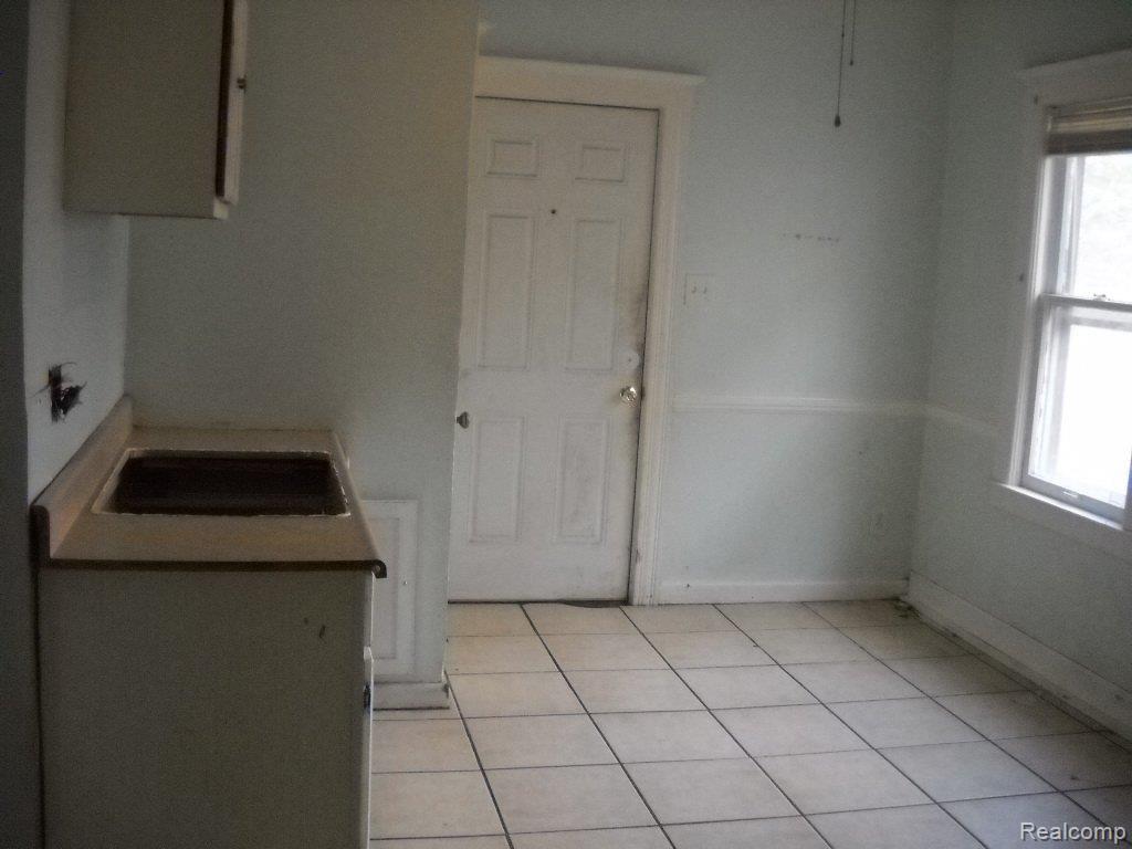 4048 Clippert Street Detroit, MI 48210 - Photo 8 of 17 DSCN6249