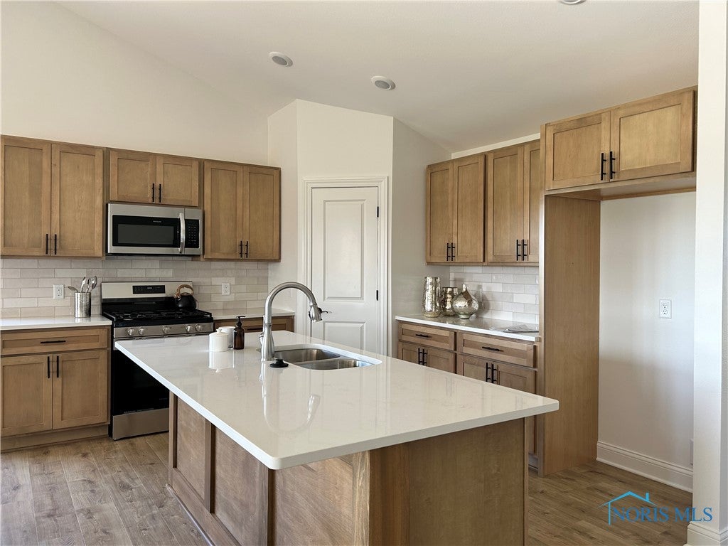 325 Jude Road Oregon, OH 43616 - Photo 3 of 19 Gallery Image 3