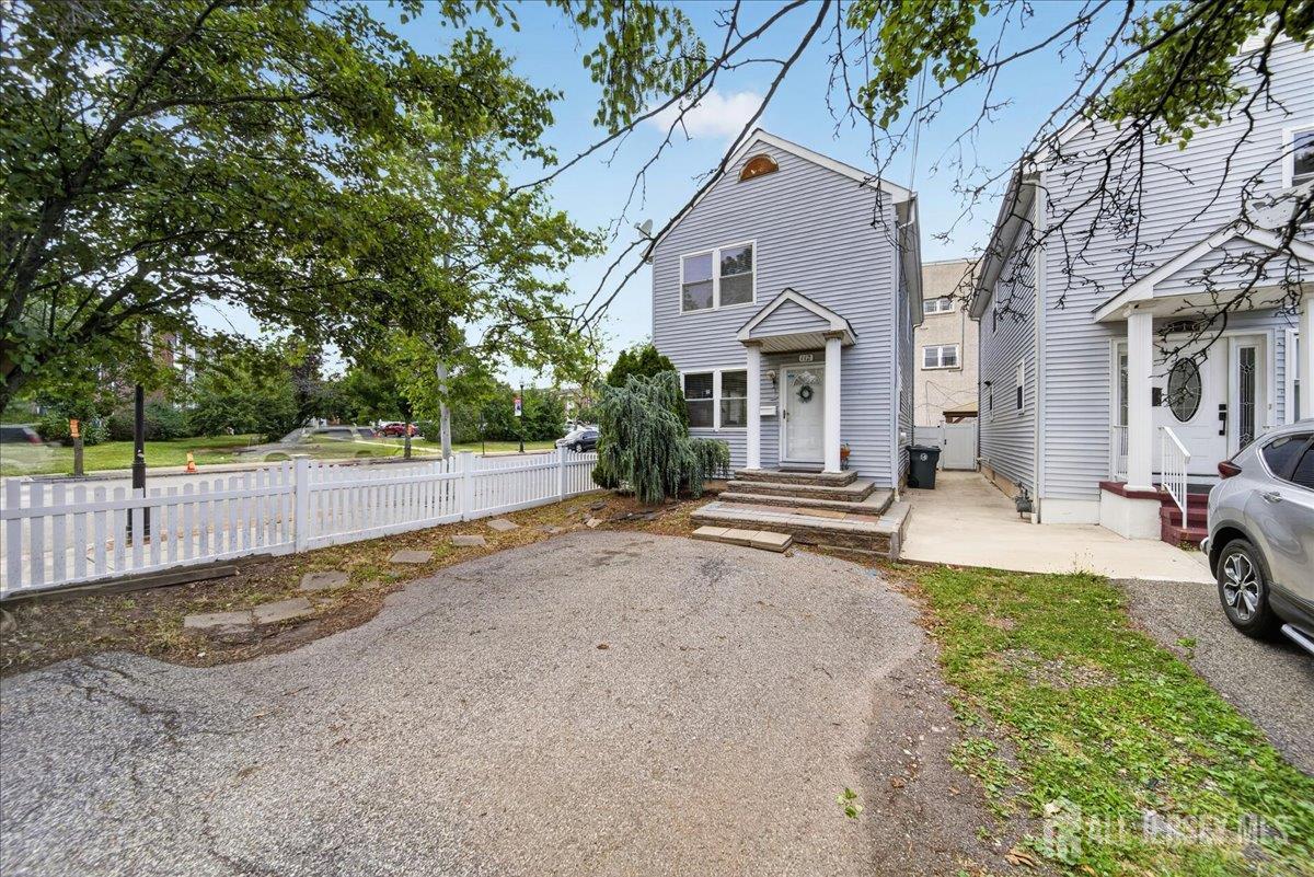 112 Commerce Street Perth Amboy, NJ 08861 - Photo 3 of 33