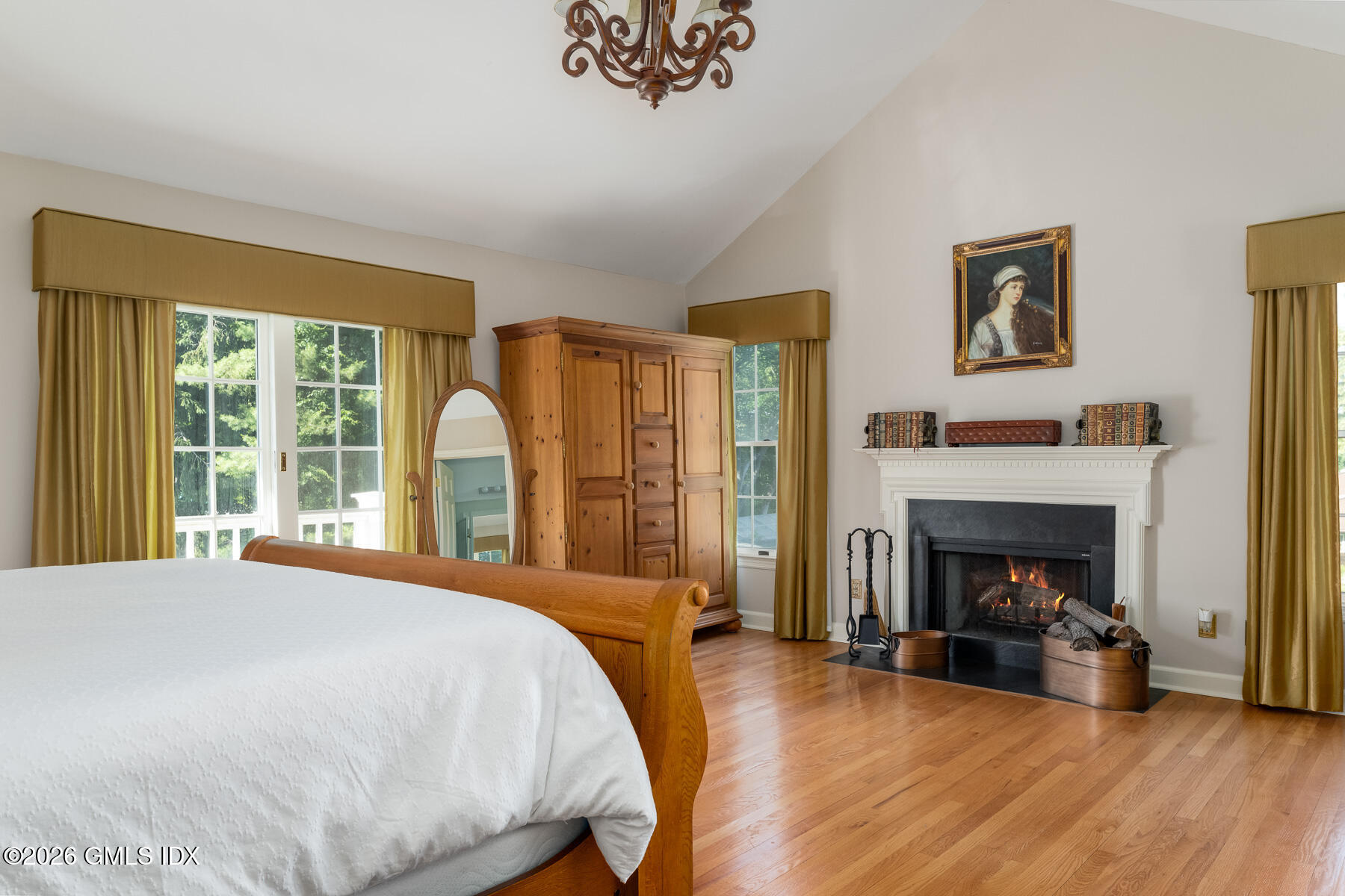 5 Willow Run Road Greenwich, CT 06831 - Photo 18 of 40 Primary Bedroom