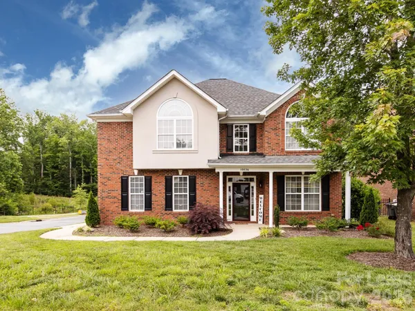 $2,600 | 10836 Clark Street, Davidson, NC 28036