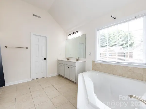 $2,600 | 10836 Clark Street, Davidson, NC 28036