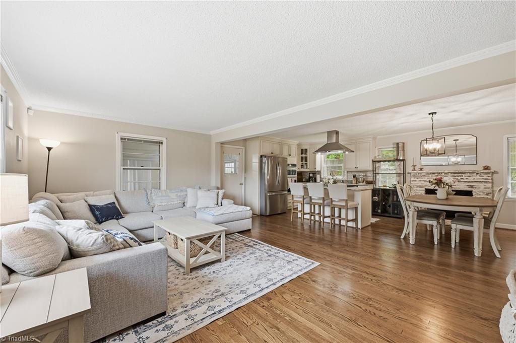 136 Queensbury Road Winston-Salem, NC 27104 - Photo 4 of 26