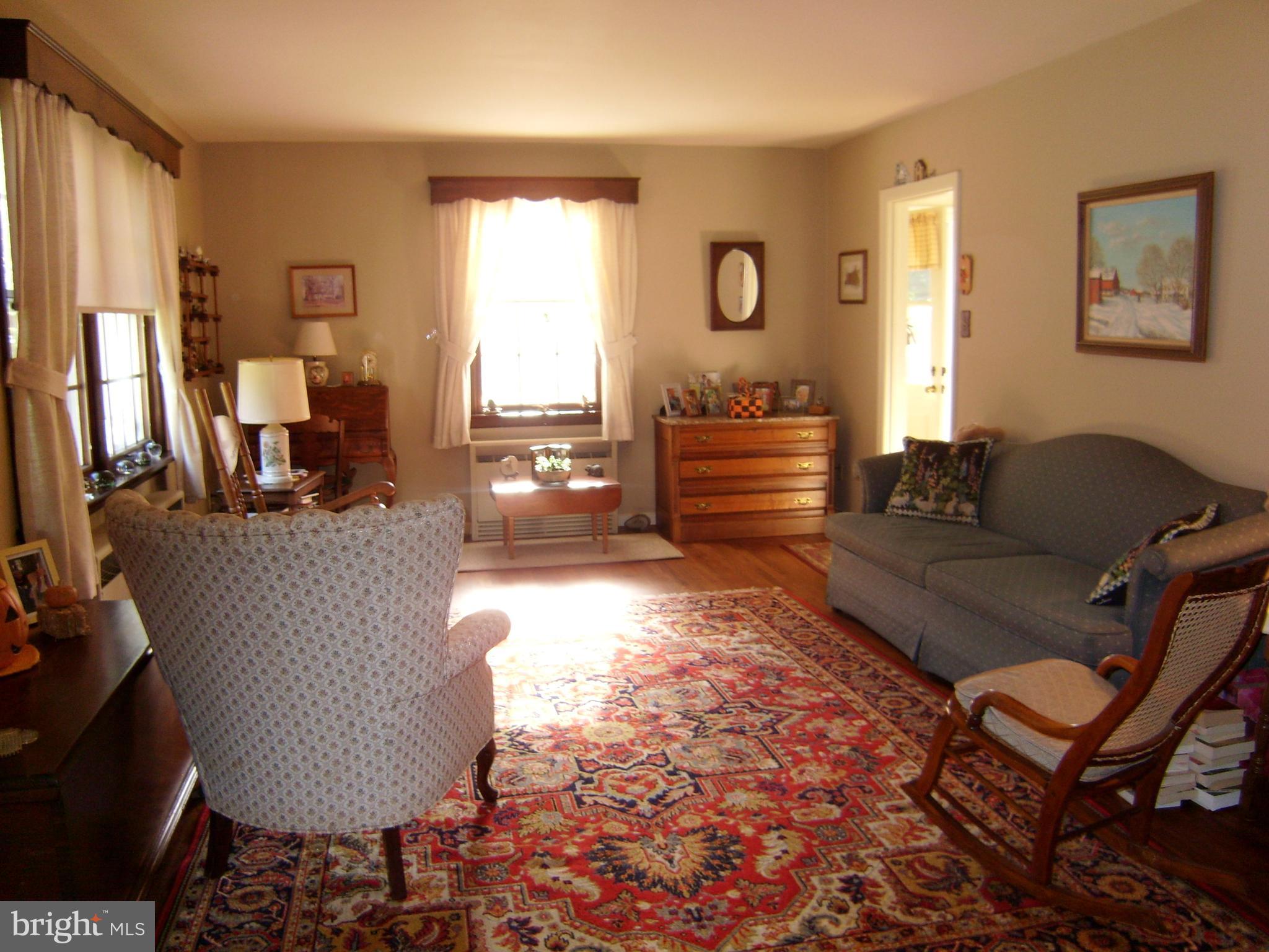 2951 Windy Bush Road Newtown, PA 18940 - Photo 8 of 26 LIVINGROOM