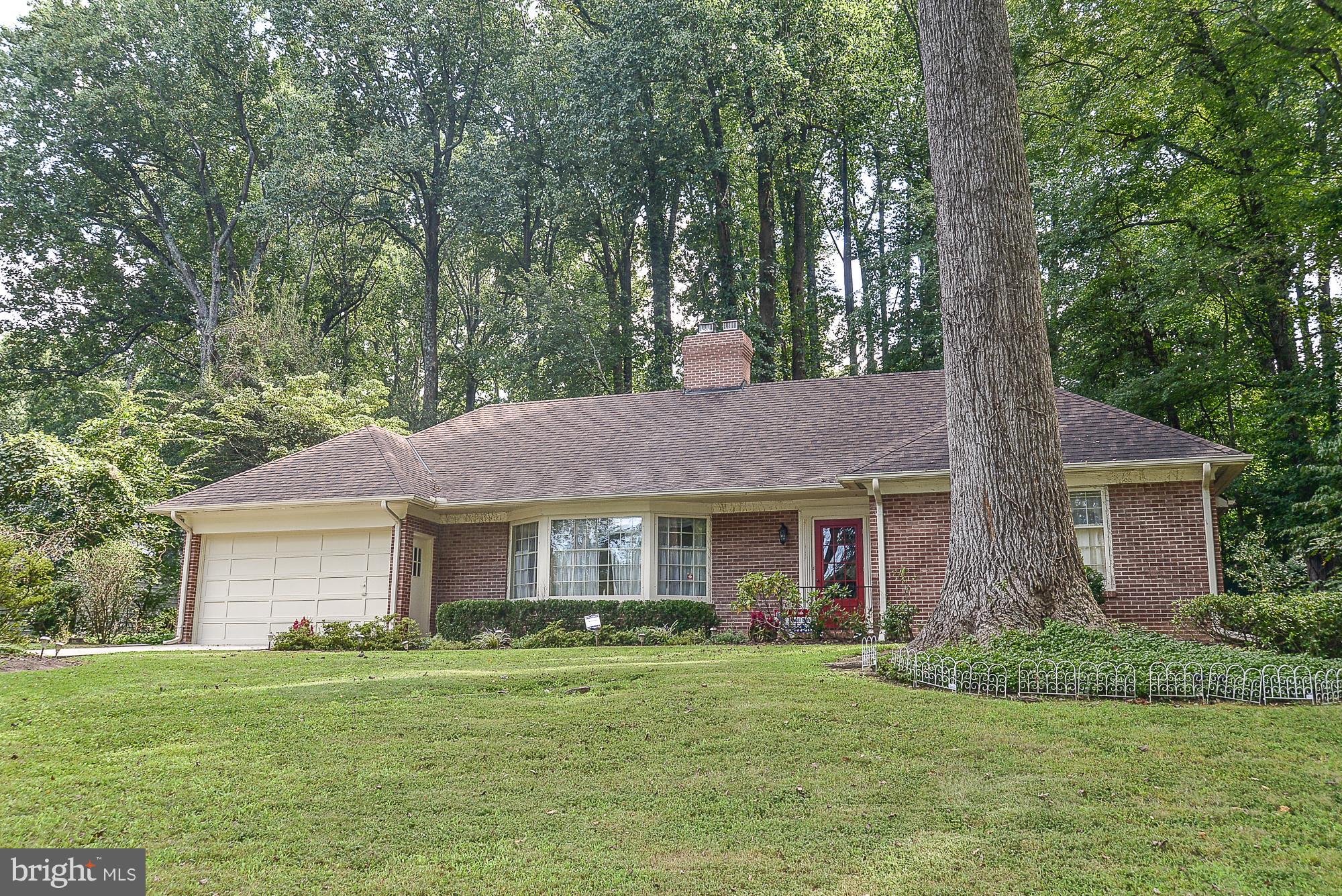 2511 Pinoak Lane Reston, VA 20191 - Photo 2 of 23 Exterior (Front)
