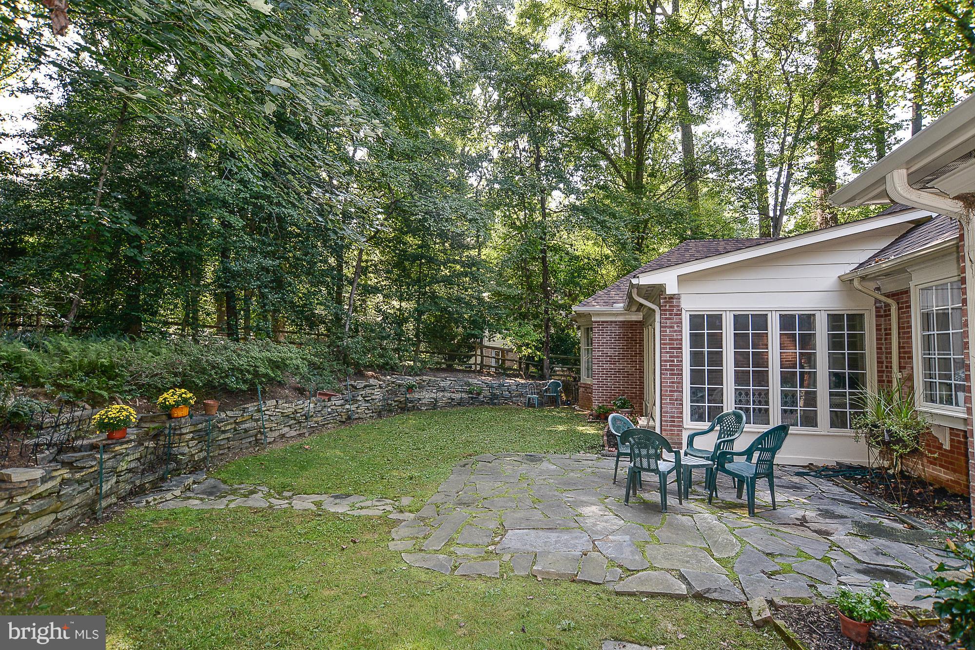 2511 Pinoak Lane Reston, VA 20191 - Photo 20 of 23 Exterior (Rear)