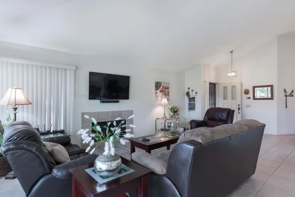 $375,000 | 77860 Woodhaven Drive North, Palm Desert, CA 92211