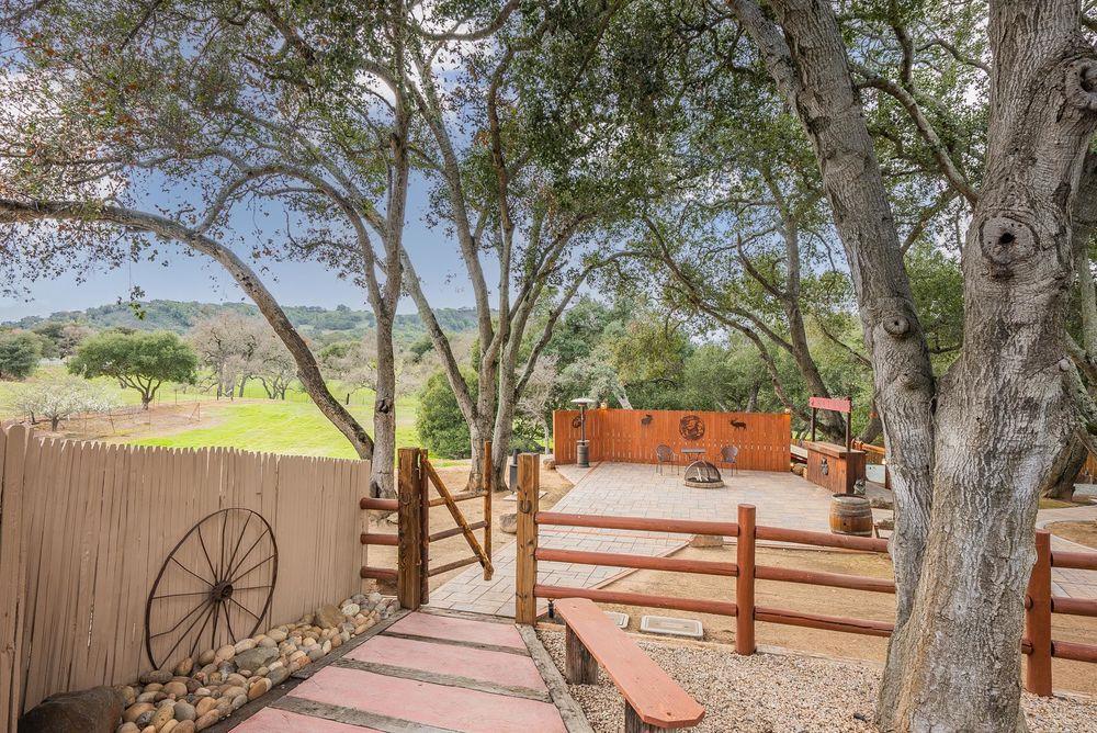 4550 Roop Road Gilroy, CA 95020 - Photo 13 of 91