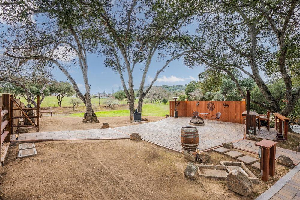 4550 Roop Road Gilroy, CA 95020 - Photo 16 of 91