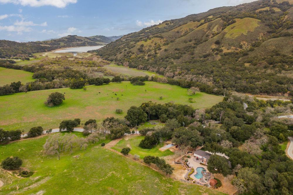 4550 Roop Road Gilroy, CA 95020 - Photo 3 of 91