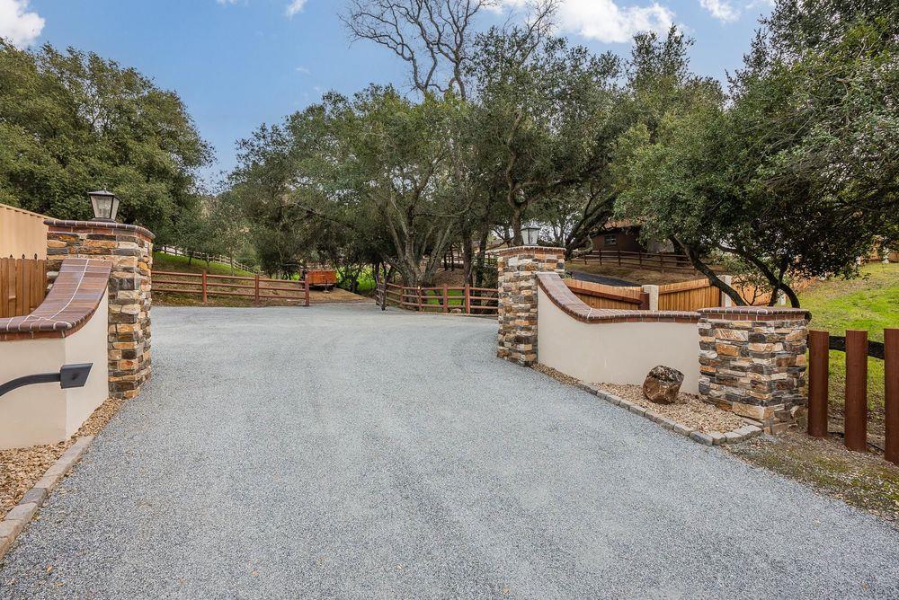 4550 Roop Road Gilroy, CA 95020 - Photo 5 of 91