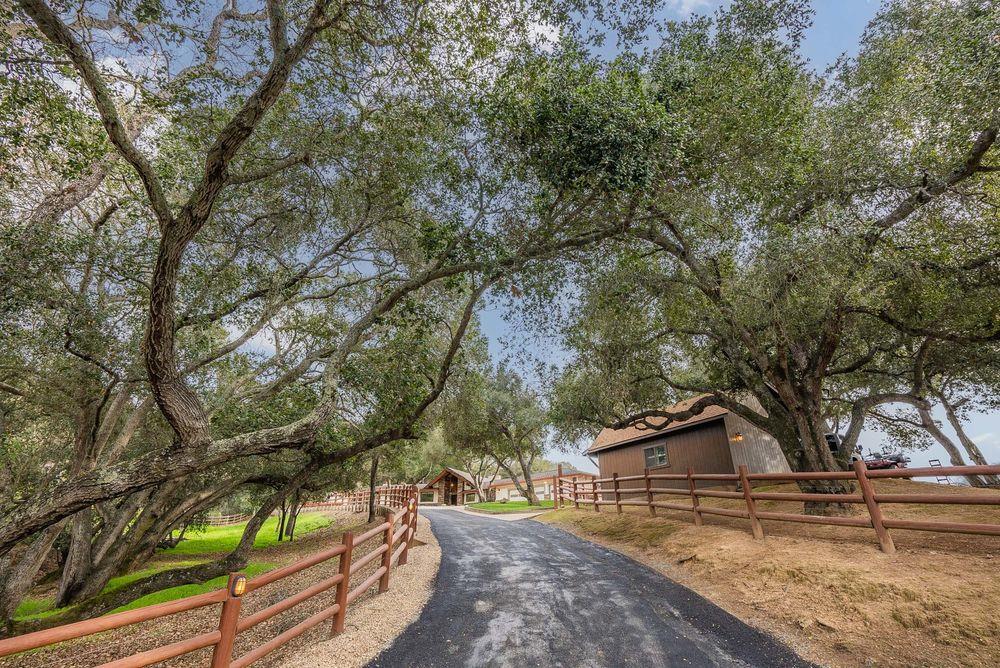 4550 Roop Road Gilroy, CA 95020 - Photo 7 of 91