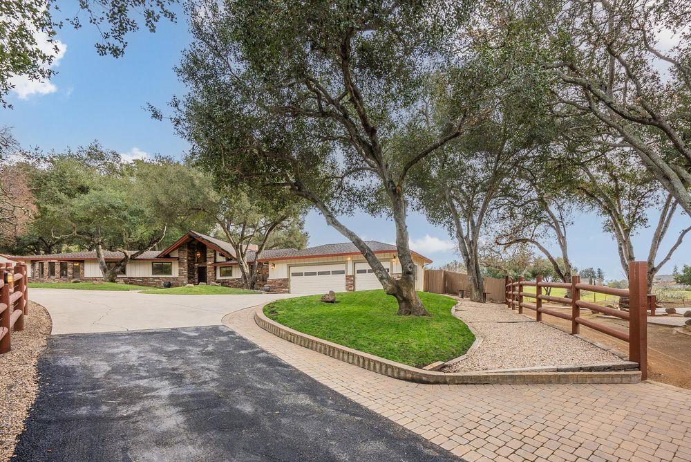 4550 Roop Road Gilroy, CA 95020 - Photo 8 of 91