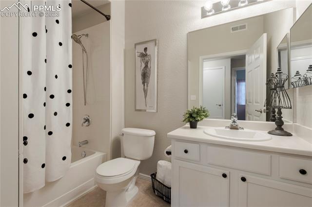 3780 Riviera Grove, Unit 101 Colorado Springs, CO 80922 - Photo 19 of 21 Full Guest Bath