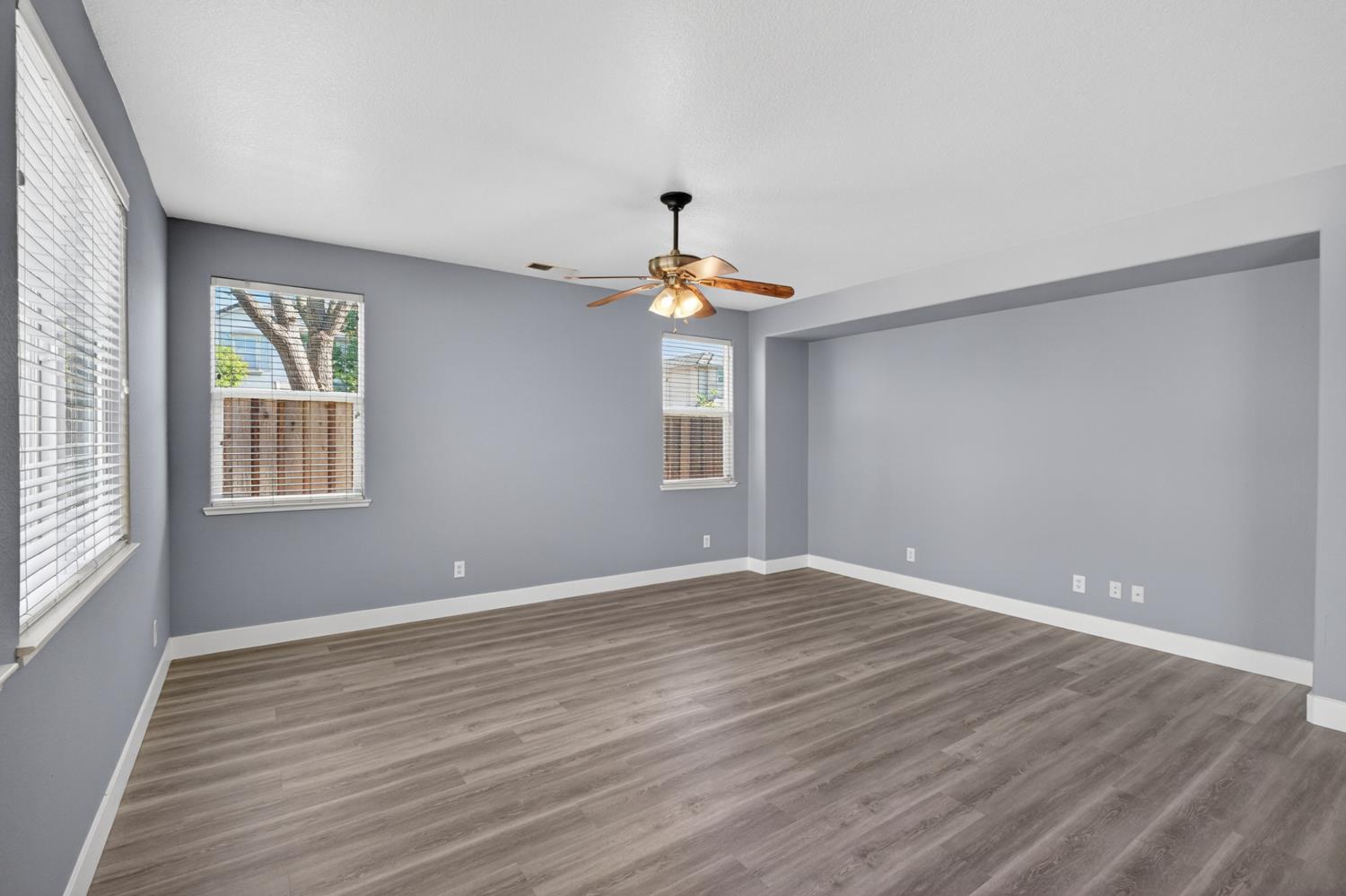 9234 Rushing Creek Way Elk Grove, CA 95624 - Photo 19 of 63
