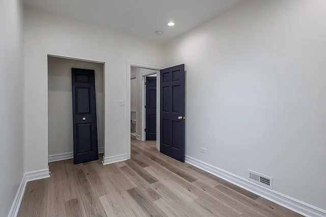 1013 West 18th Place Chicago, IL 60608 - Photo 13 of 49