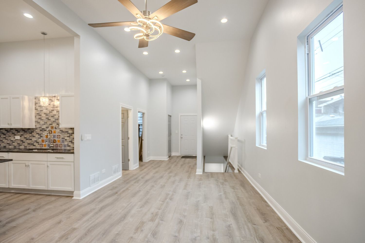 1013 West 18th Place Chicago, IL 60608 - Photo 19 of 49