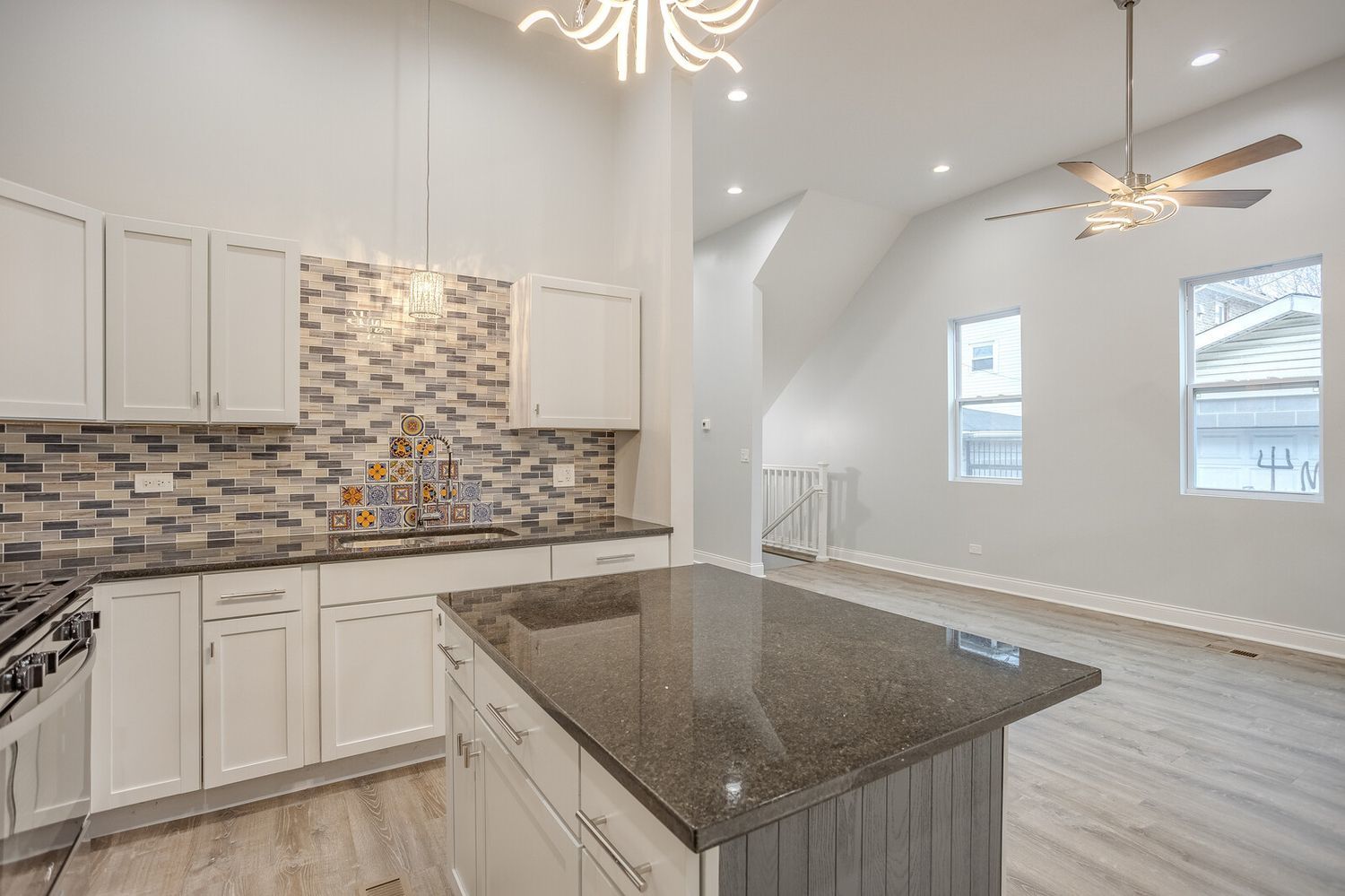 1013 West 18th Place Chicago, IL 60608 - Photo 20 of 49