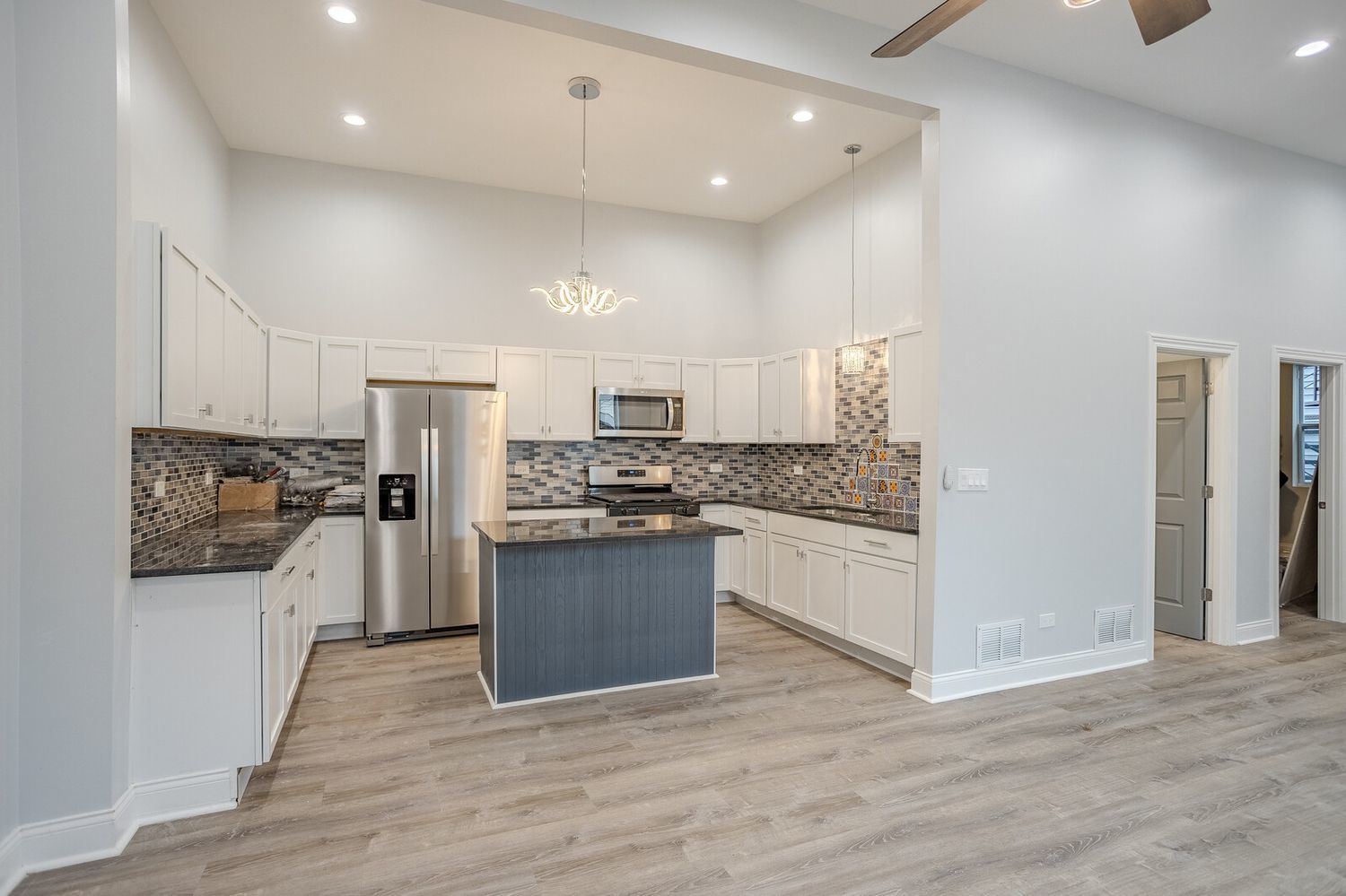 1013 West 18th Place Chicago, IL 60608 - Photo 21 of 49