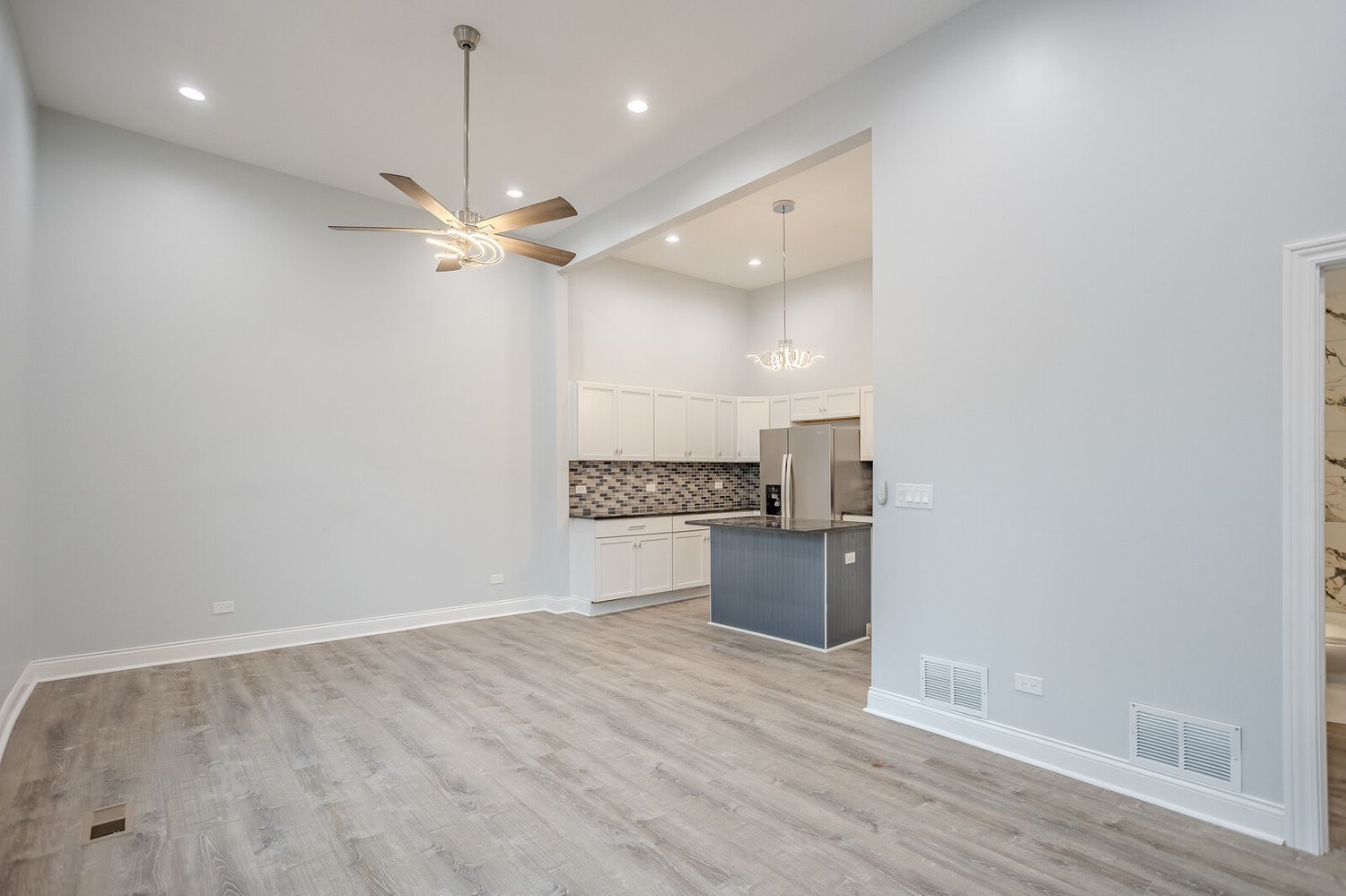 1013 West 18th Place Chicago, IL 60608 - Photo 25 of 49