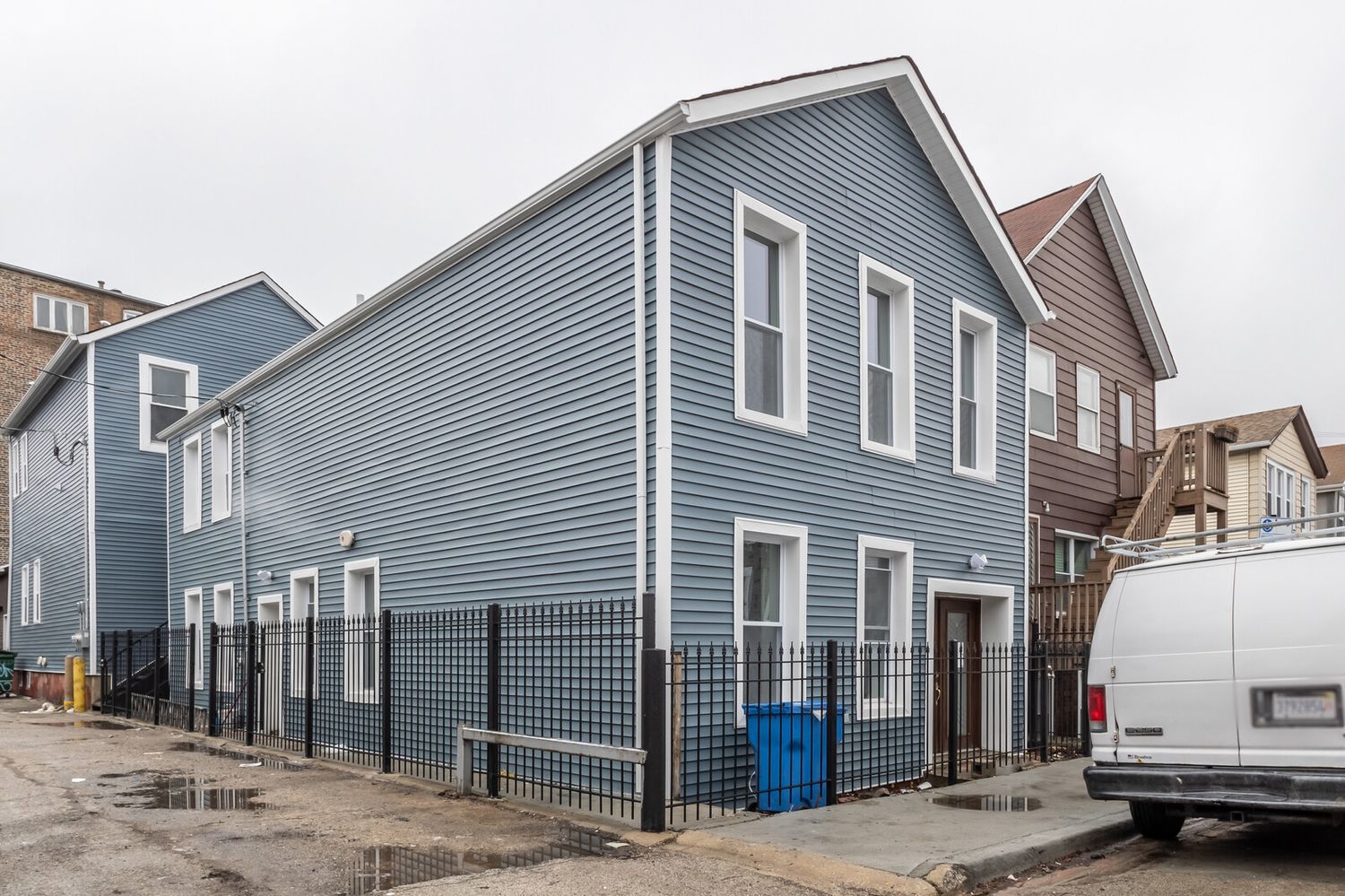 1013 West 18th Place Chicago, IL 60608 - Photo 40 of 49