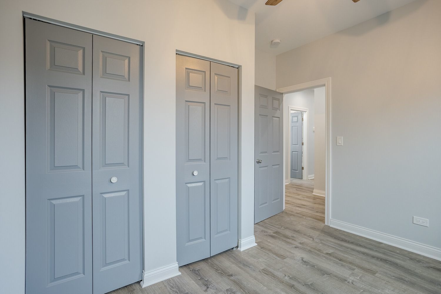 1013 West 18th Place Chicago, IL 60608 - Photo 49 of 49