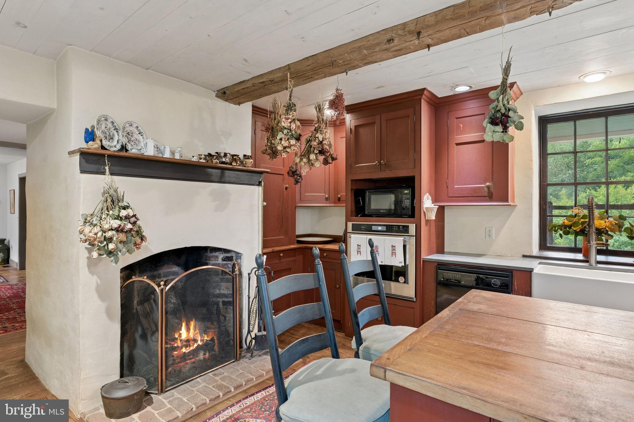 14678 Taylor Hill Road Glen Rock, PA 17327 - Photo 16 of 77 Farmhouse Gourmet Kitchen