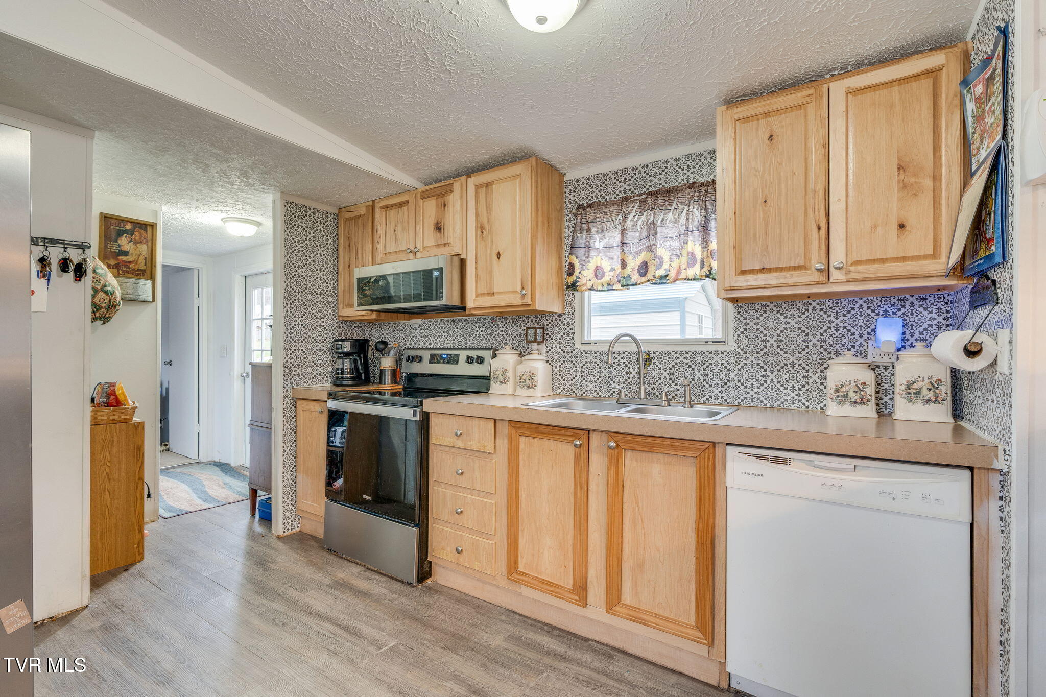 404 Amis Chapel Road Surgoinsville, TN 37873 - Photo 9 of 25 009