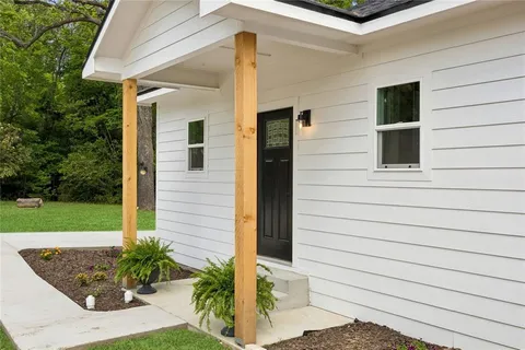 a view of front door and porch