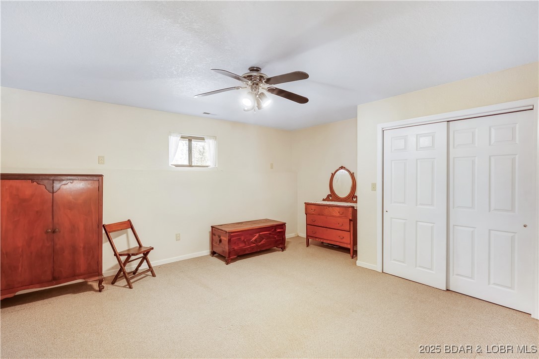 16376 Twisted Tree Road Barnett, MO 65011 - Photo 18 of 48 Large bedroom with closet