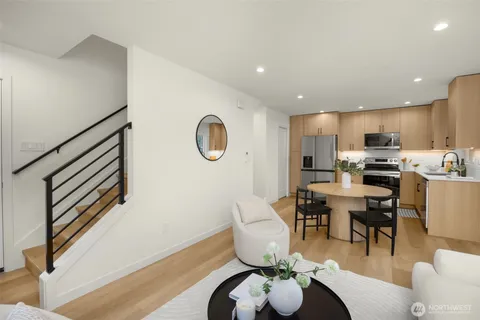 $699,950 | 14321 C Interlake Avenue North, Seattle, WA 98133